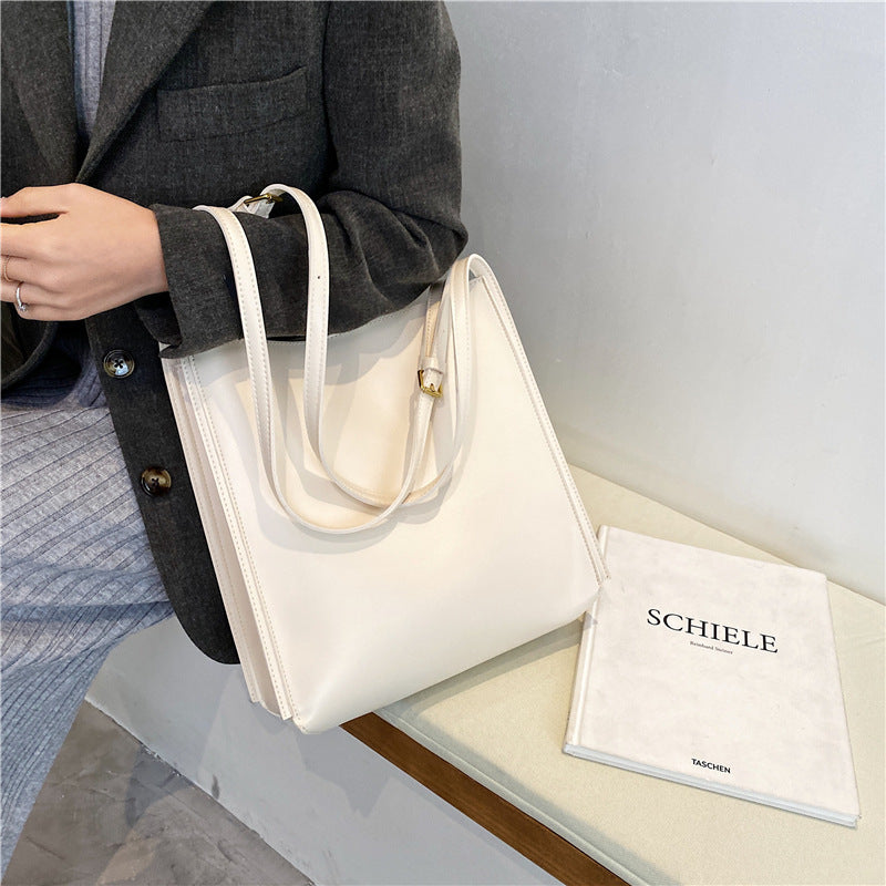LUNA – PU Shoulder Bag