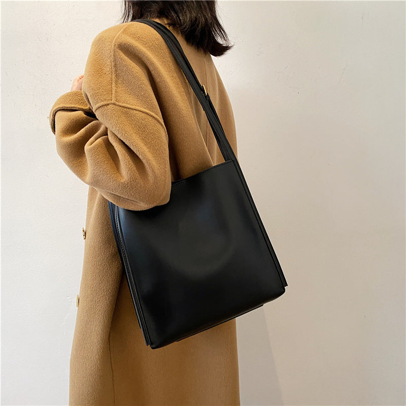 LUNA – PU Shoulder Bag