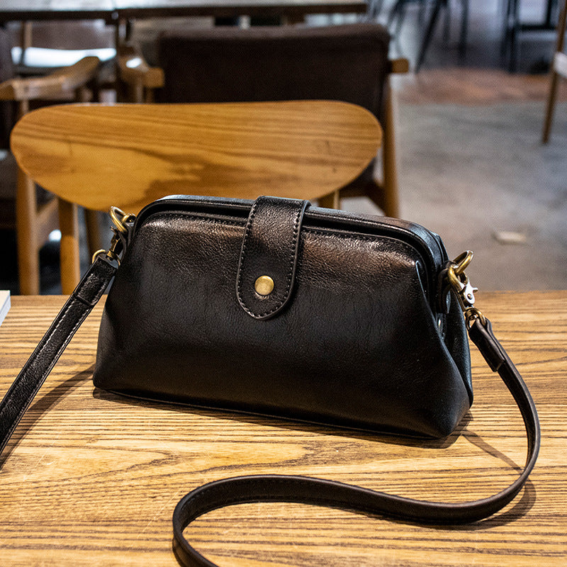 VIVARA – Retro Messenger Bag