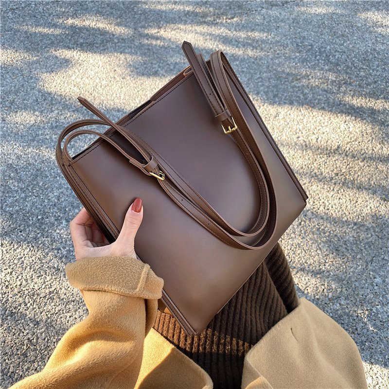 LUNA – PU Shoulder Bag